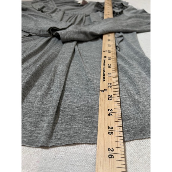 Sundance Gray Ruffle Shirt Top Women M Stretch Viscose Jersey Boho Artsy Neutral - Picture 4 of 8